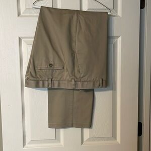 Travel Smart Roundtree and Yorke Men’s Size 42 x30